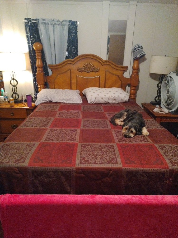  Solid Oak  Bed Room Suit w Queen Size Bed 
