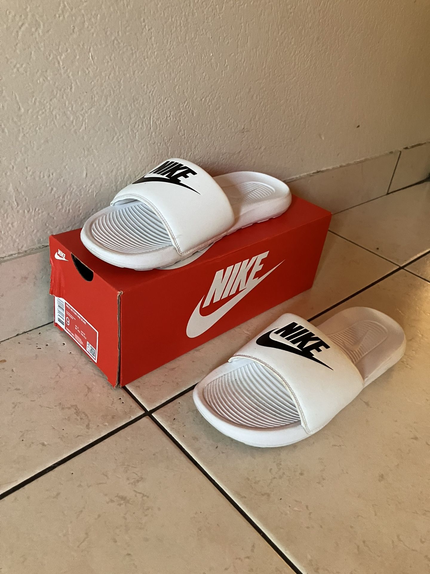 Mens White And Black Nike Slides