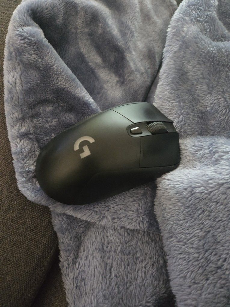 Logitech G703 Lightspeed Gaming Mouse