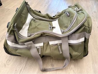 New Used Medium Duffle w/Wheels