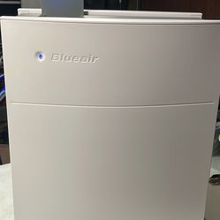 Blueair Air Purifier 455EB HEPA Large Capacity Powerful white