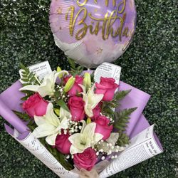 Beautiful bouquet Place Valentine order Fresh Chocolate Strawberry 