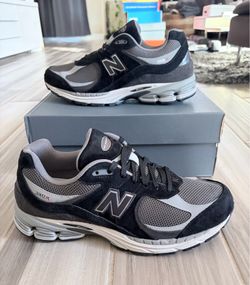 Men's New Balance 2002R Sneakers Shoes - Black Grey - Size 8, 8.5, 11.5