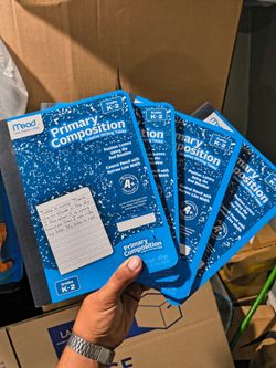 Tengo disponible mucho. Cuaderno dos piezas por $1