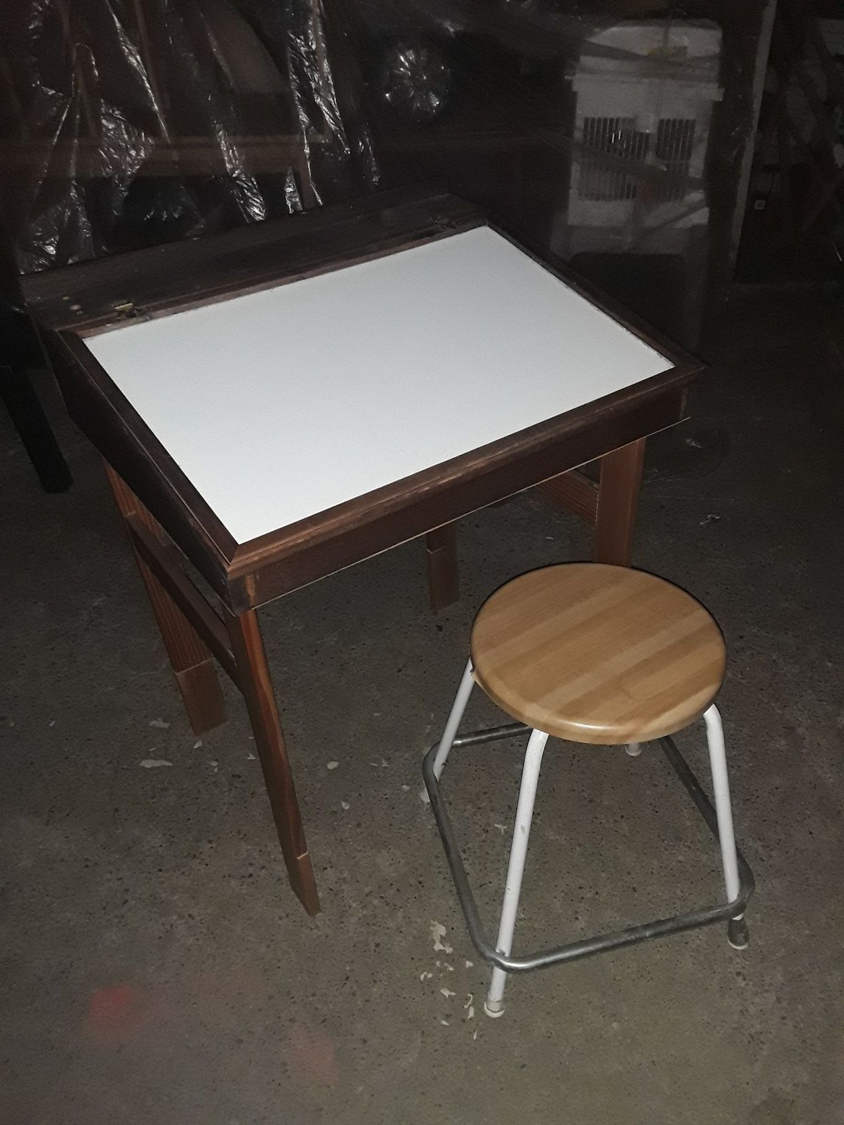 Kids desk