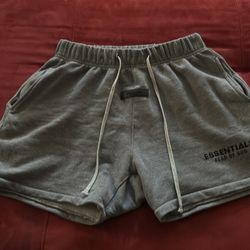 New essential shorts, grey size medium
