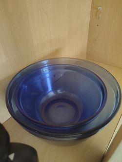 2 Glass Bowls