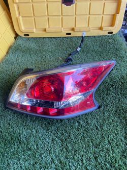 2015 Nissan Altima Passenger/Right Side Tail Light