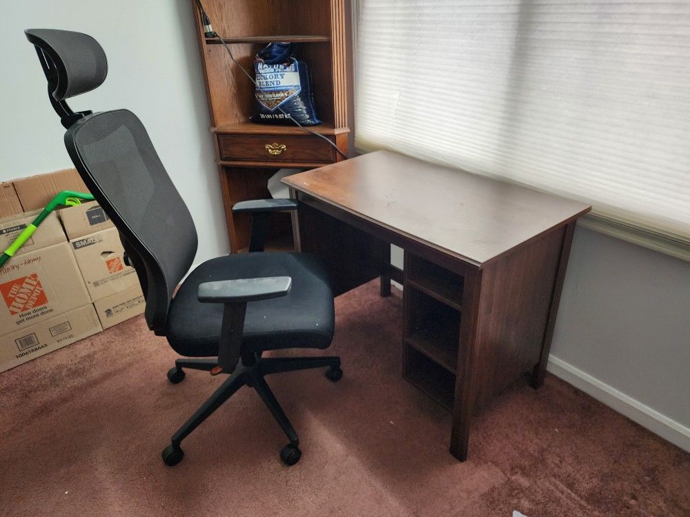 Study Tabel And Office Chair