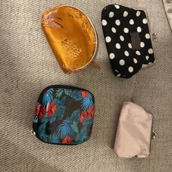 Lot of 4 small coin wallet bag