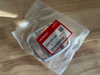 Honda Integra OEM DC5 rear emblem