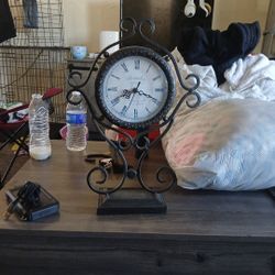 Old Clock 