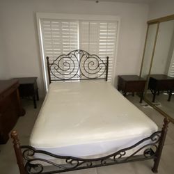 Queen Metal Bed Frame With Mattress 