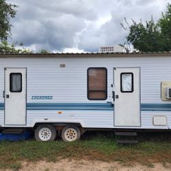 2004 Cherokee RV Trailer 