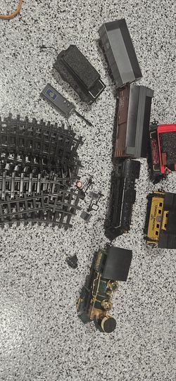 Vintage Electric Train Set- Polar Express / Union Pacific -For Parts or Repair