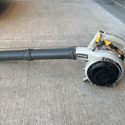 Ryobi 2 Cycle Leaf Blower 26 cc for Sale in Pingree Grove IL