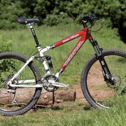 Kona Queen Kikapu 17in Mountain Bike