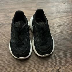 Toddler shoes  5/6