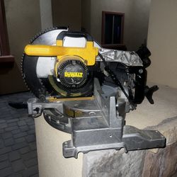 Dewalt Saw