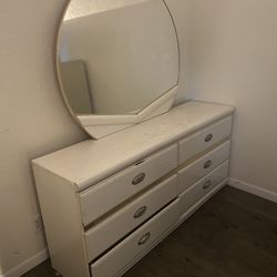 Mirror Dresser Free