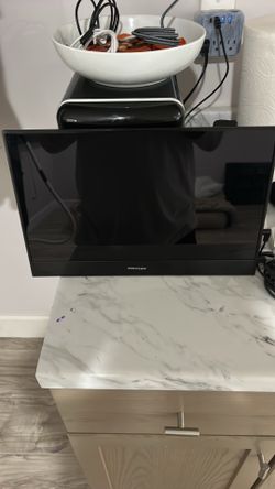 17” inch portable monitor for on the go connects to everything easily