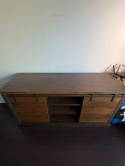 Selling nice 60” TV stand