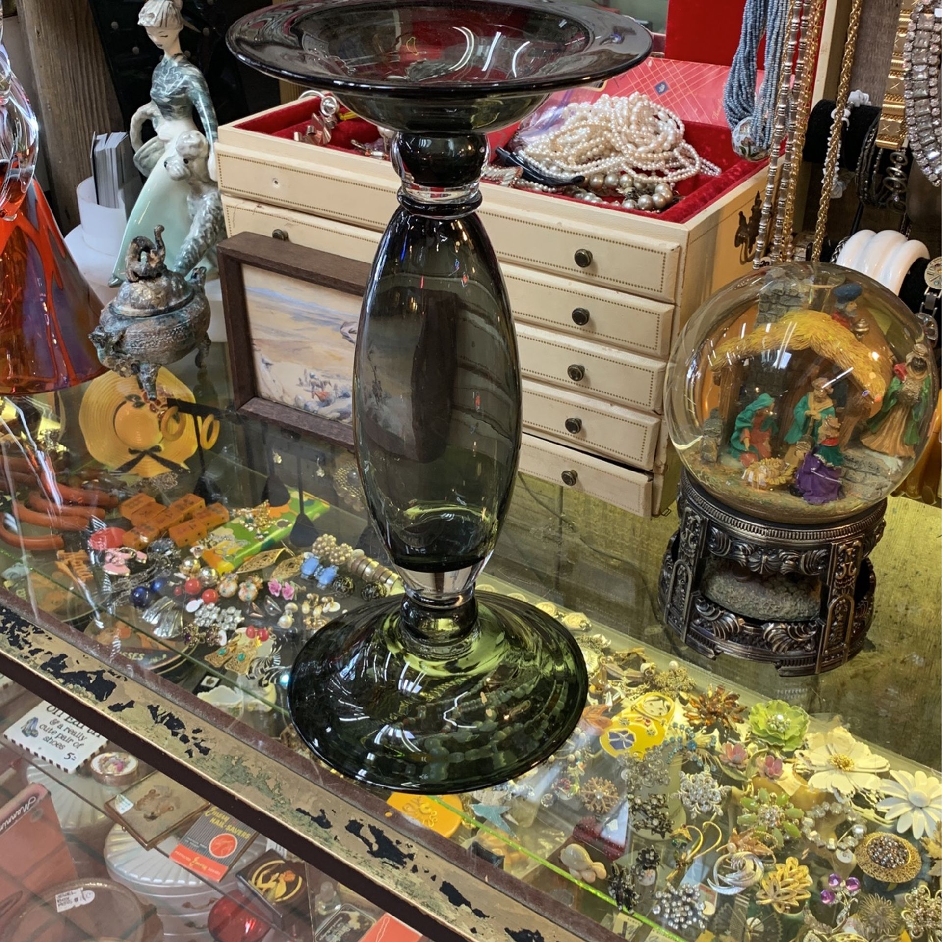 Beautiful Black Glass Stand/Candle Holder Decor
