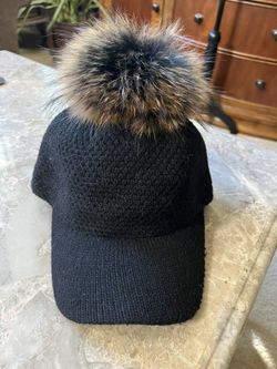 Knit Hat with Removable Fur Pom Pom!!