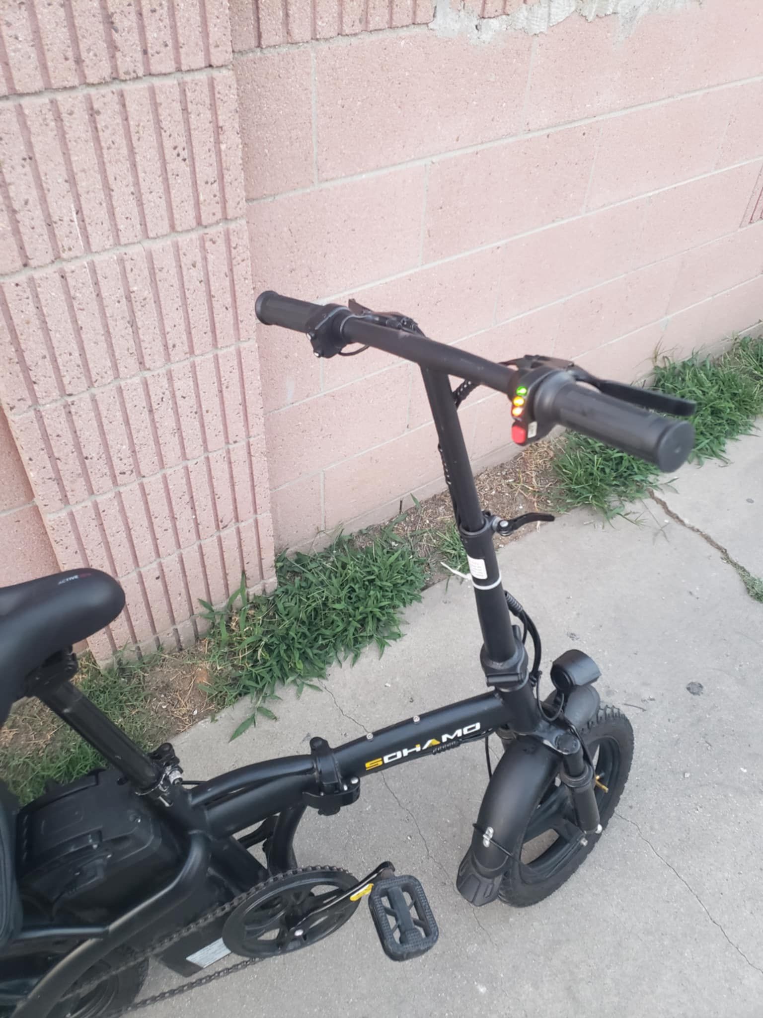 2 seats electric bike ebike e-bike folding bike 20mph 30 miles range. All work 100% $400! Is my lowest. Easy to transportation. Come with all you see
