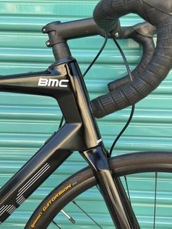 2023 BMC Road Machine Carbon Di2