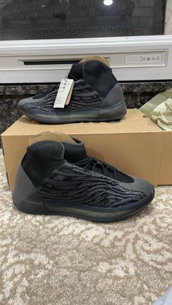 Yeezy QNTM Shoes Size 10 And 1/2
