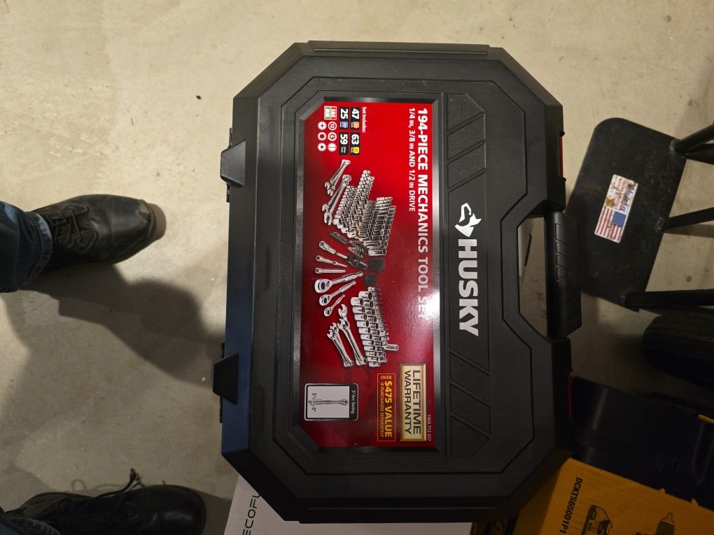 194 PC Husky Tool Set