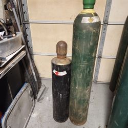 Set Of Oxygen And Acetylene  Size 4 Owner Bottles