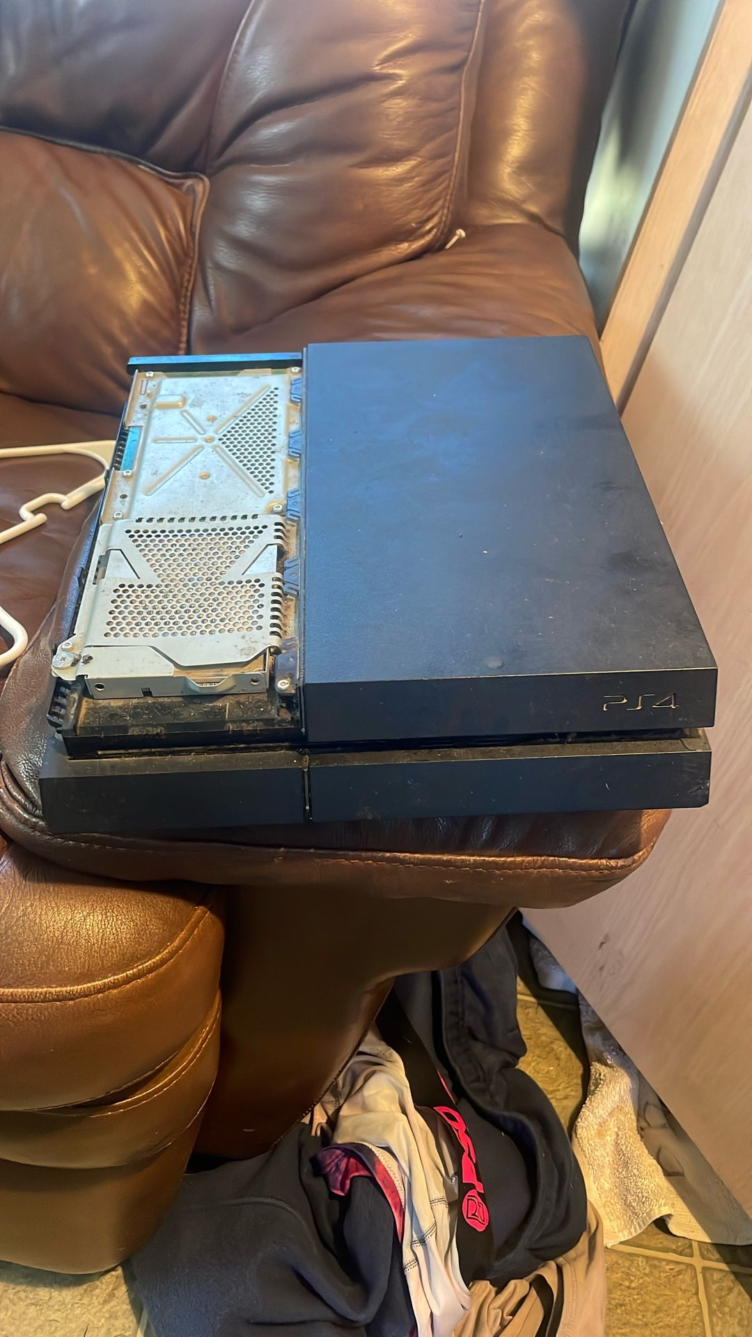 PS4 With 1 Controller
