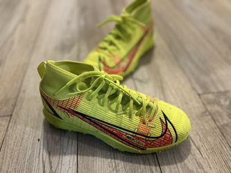 Nike Indoor Soccer Shoes Size 4Y