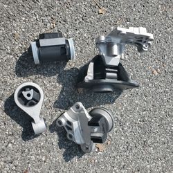 CAR PARTS NEW NISSAN ROGUE TAKE ALL CHEAP