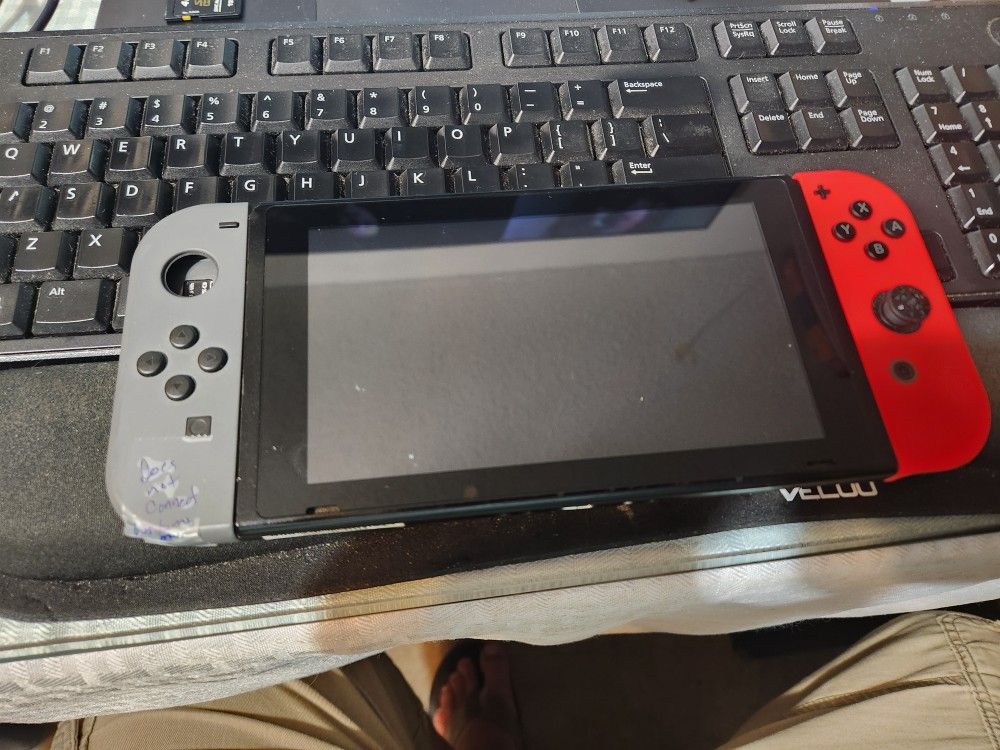 Nintendo Switch V1 (*Does Not Turn On*)