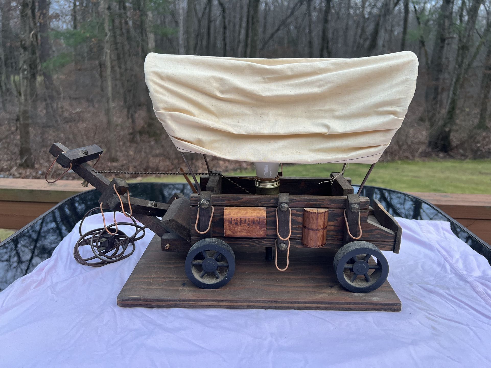 Vintage 1950 Covered Wagon Table Lamp Western Americana Pioneer Cowboy