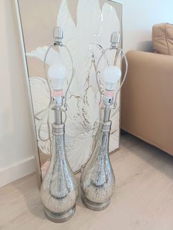 2 decorative lamps