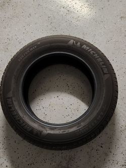 Michelin 225/65 R17 Tire (One, Great Condition - Less than 15k)