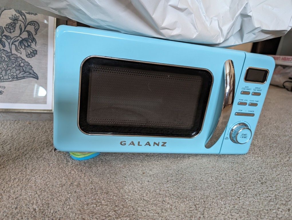 Galanz Retro Microwave 