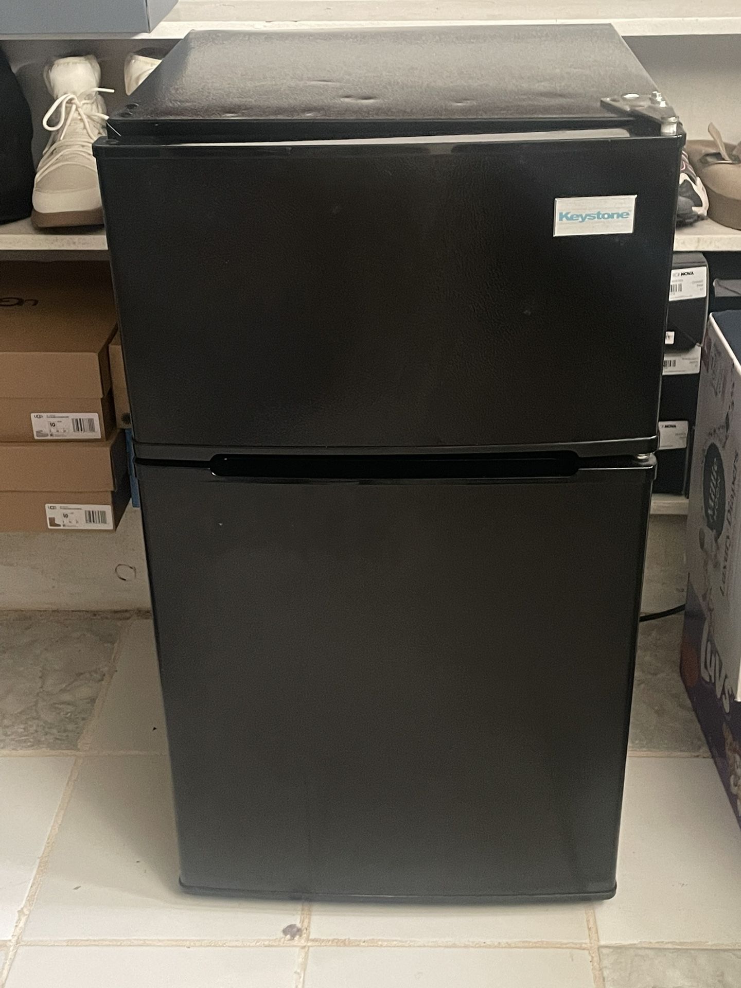 Mini refrigerator
