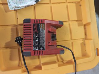 Milwaukee M18 Charger