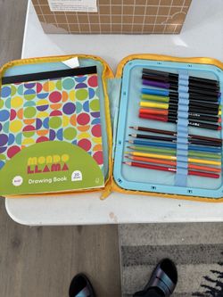 Mondo Llama Art Kit
