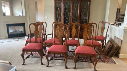 8 beautiful dinning chairs