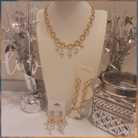 Ladies Jewelry Set
