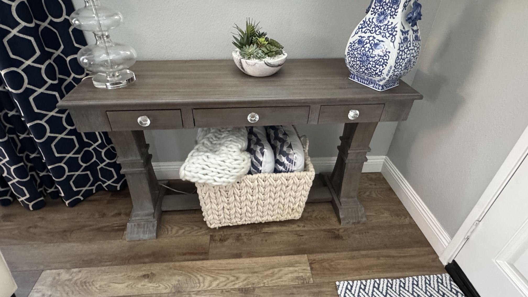 Console entry table