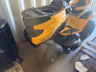 XT1 Enduro LT 42 in. 547cc Engine with Intelli Power Hydrostatic Drive Gas Riding Lawn Tractor