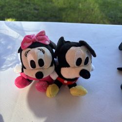 Mickey And Minnie Keychain Plush Set 