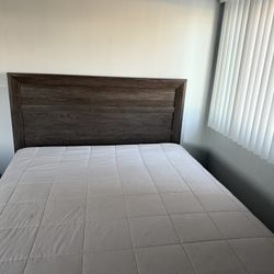 Set Of Queens Bedroom 